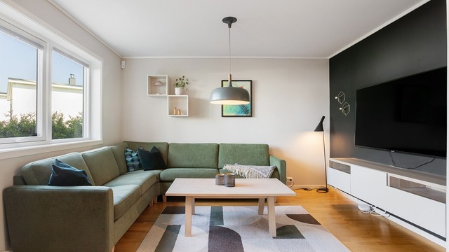 Vinduene har 3-lags isolerglass, som bidrar til boligens energieffektivitet.