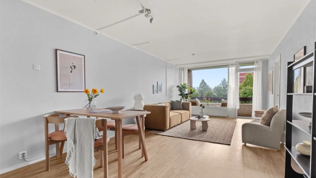 Krogsveen v/Simen Istre Grevskott har fått gleden av å presentere Linderudveien 32.