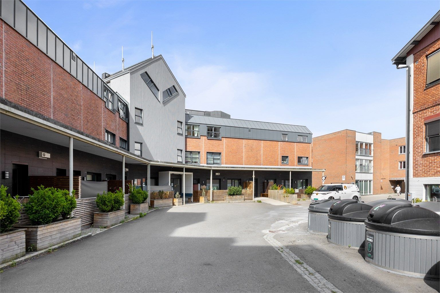Frogner Senter Borettslag består av 22 andelsboliger fordelt på én bygning.