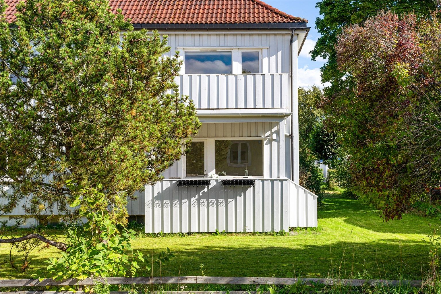 Velkommen til Jørunds gate 2 - og denne flotte  4-roms selveierleiligheten beliggende i rolig gate på Øya. 