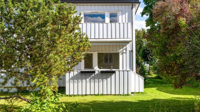 Velkommen til Jørunds gate 2 - og denne flotte 4-roms selveierleiligheten beliggende i rolig gate på Øya.