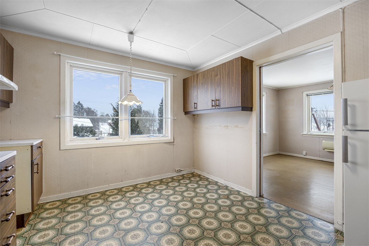 Rommet er romslig og gir et godt utgangspunkt for et nytt og moderne kjøkken.