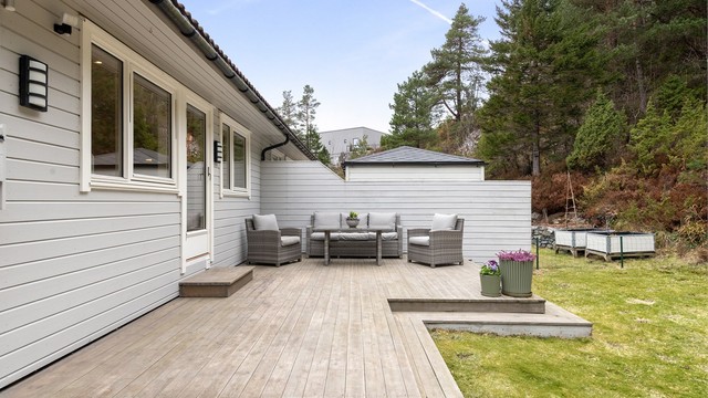 Her kan man nyte rolige dager i skjermede omgivelser, med direkte tilgang til hagen og skogen med dyreliv.