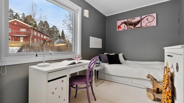 Det andre soverommet egner seg godt som barnerom, gjesterom eller kontor.