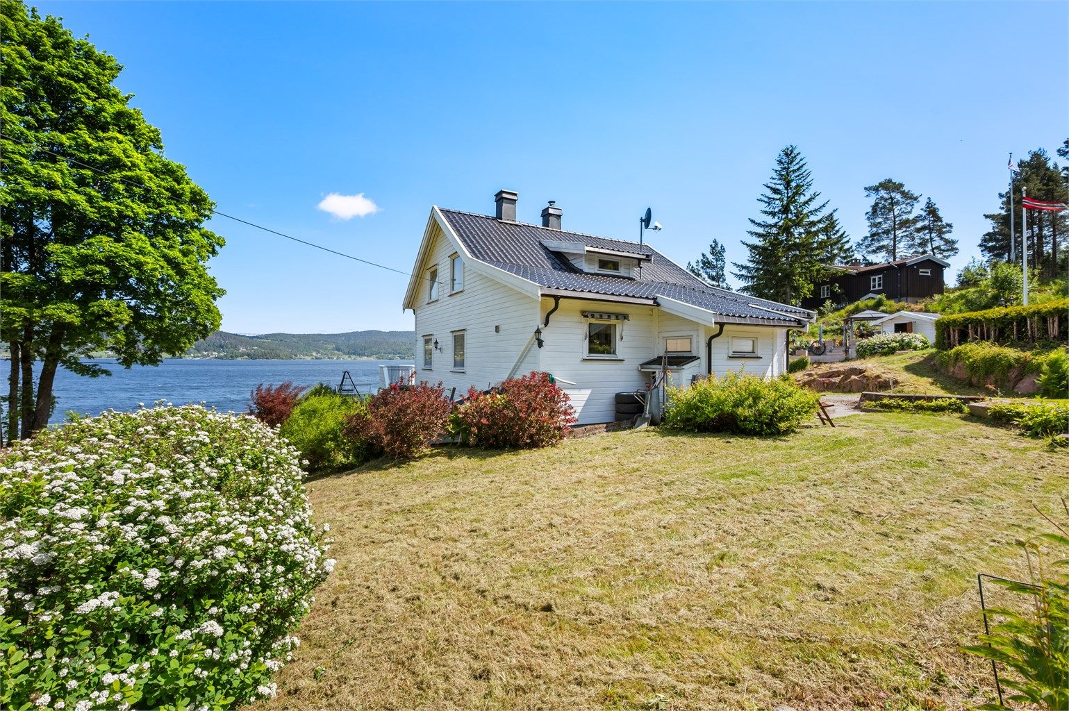 Krogsveen v/Christopher Sand ønsker velkommen til Seilerhytteveien 12