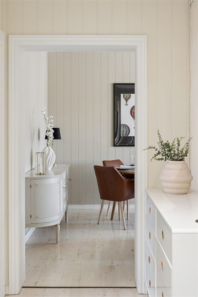 Leiligheten er utført i lyse behagelige farger (Foto: EFKT v/Jonas Hasselgren)