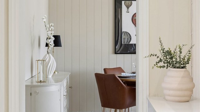 Leiligheten er utført i lyse behagelige farger (Foto: EFKT v/Jonas Hasselgren)