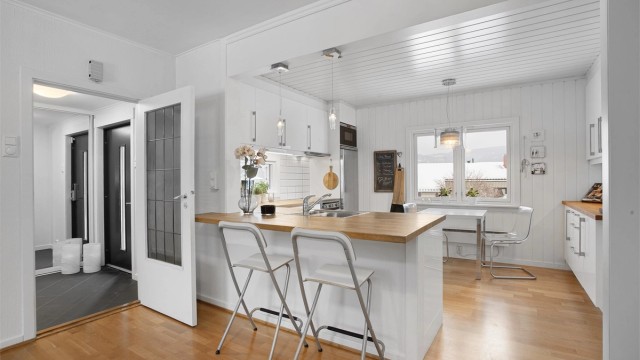 Praktisk barløsning ved kjøkkenbenk