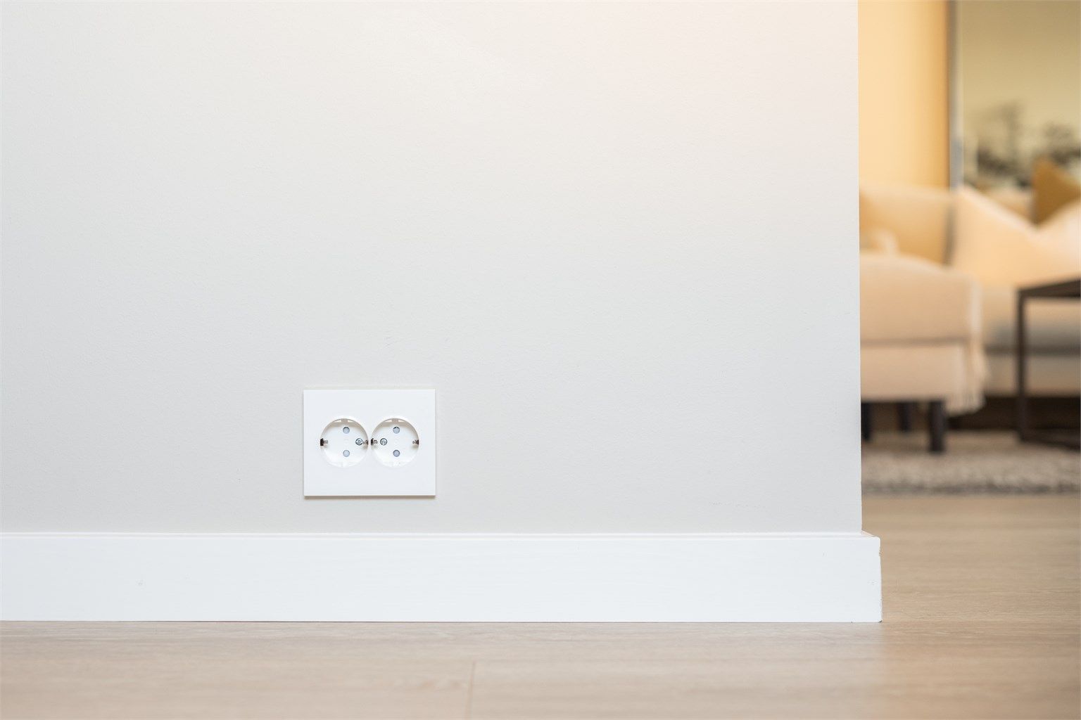 Det elektriske anlegget er oppgradert med moderne stikkontakter og brytere.