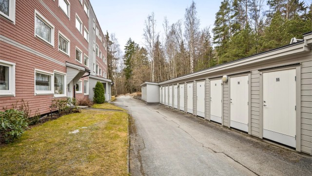 Leiligheten disponerer to eksterne boder for ekstra lagringsplass, på henholdsvis 2 m² og 4 m².
