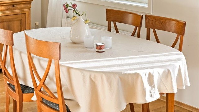 Her er god plass til daglige måltider og til å samle familien til hyggelig lag!