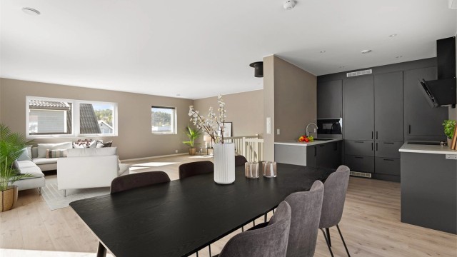 Åpen stue- og kjøkkenløsning på hele 54 kvm. Fotograf; Kristoffer Kristiansen