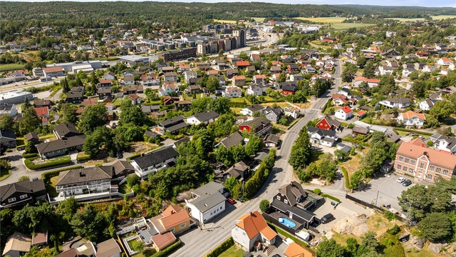 Barnehage og barneskole er lett tilgjengelig i nærmiljøet, en kort rusletur unna Onsøyveien 44.