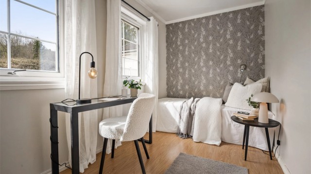 Praktisk soverom i første etasje.