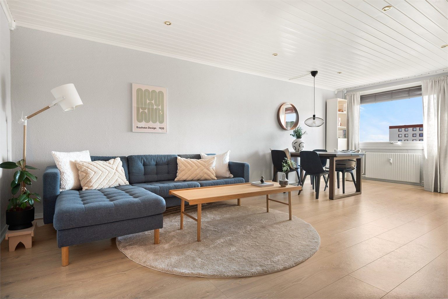 Charlotte Lunde v/Krogsveen har gleden av å presentere Rødtvetveien 33!