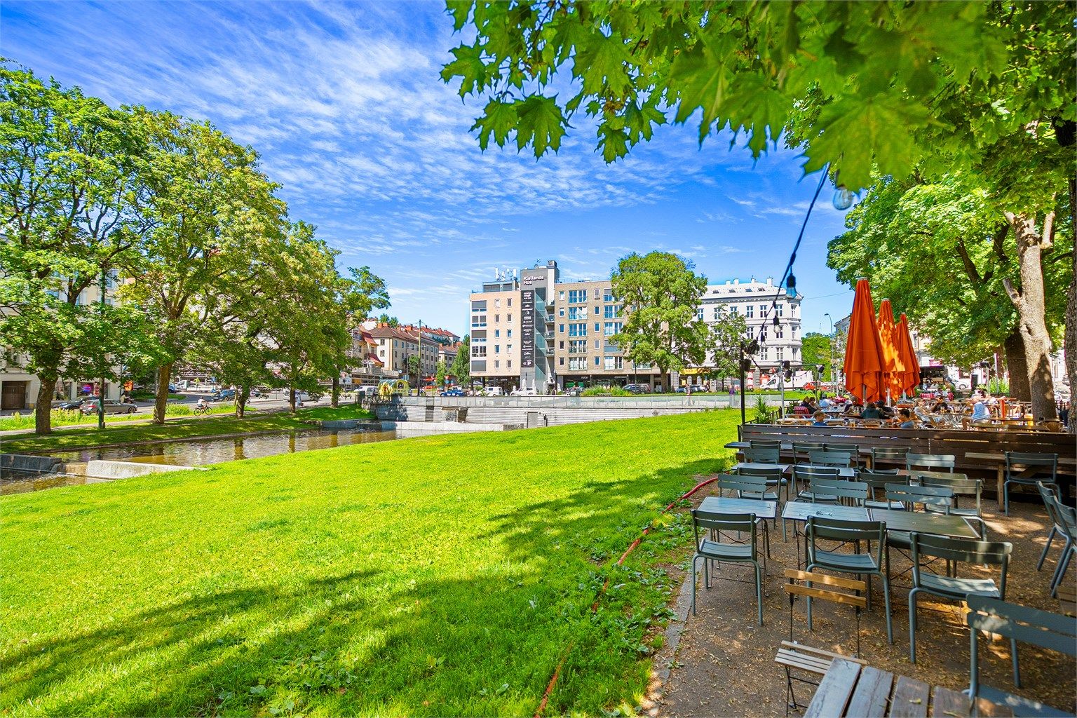 Leiligheten ligger noen minutters gange fra Alexander Kiellands plass. 