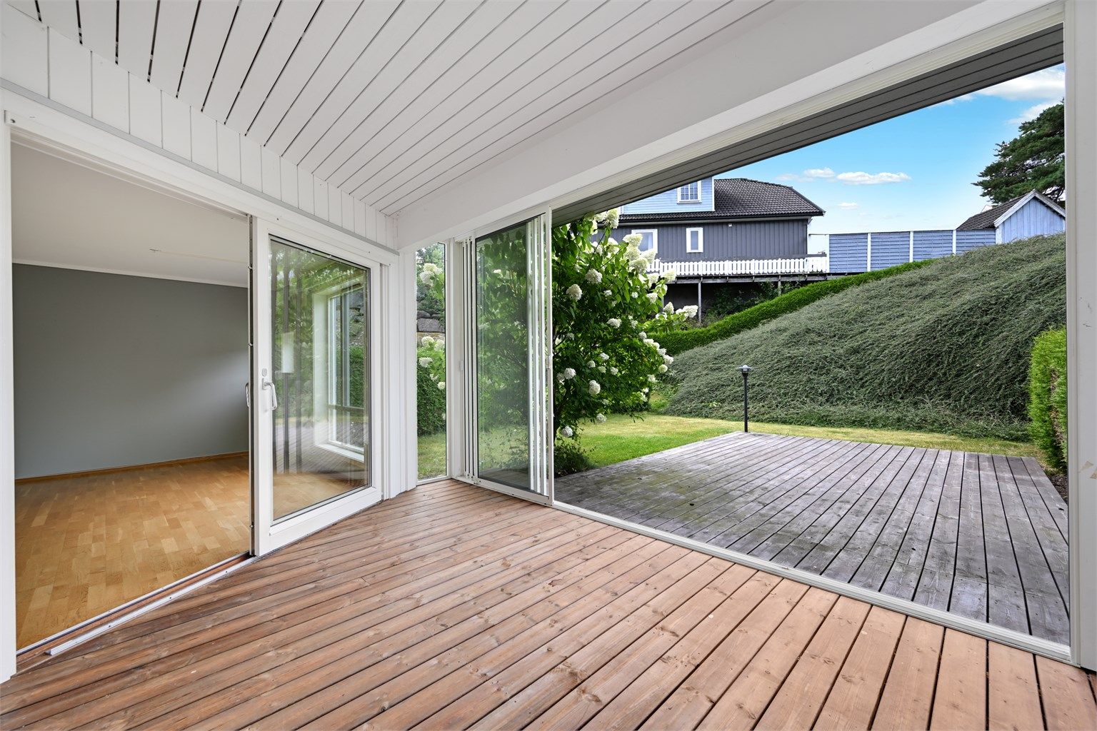 Den innglassede terrassen på 12 m² 