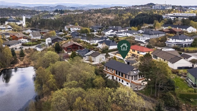 Velkommen til Krokavegen 57! Beliggende på populære Foldnes