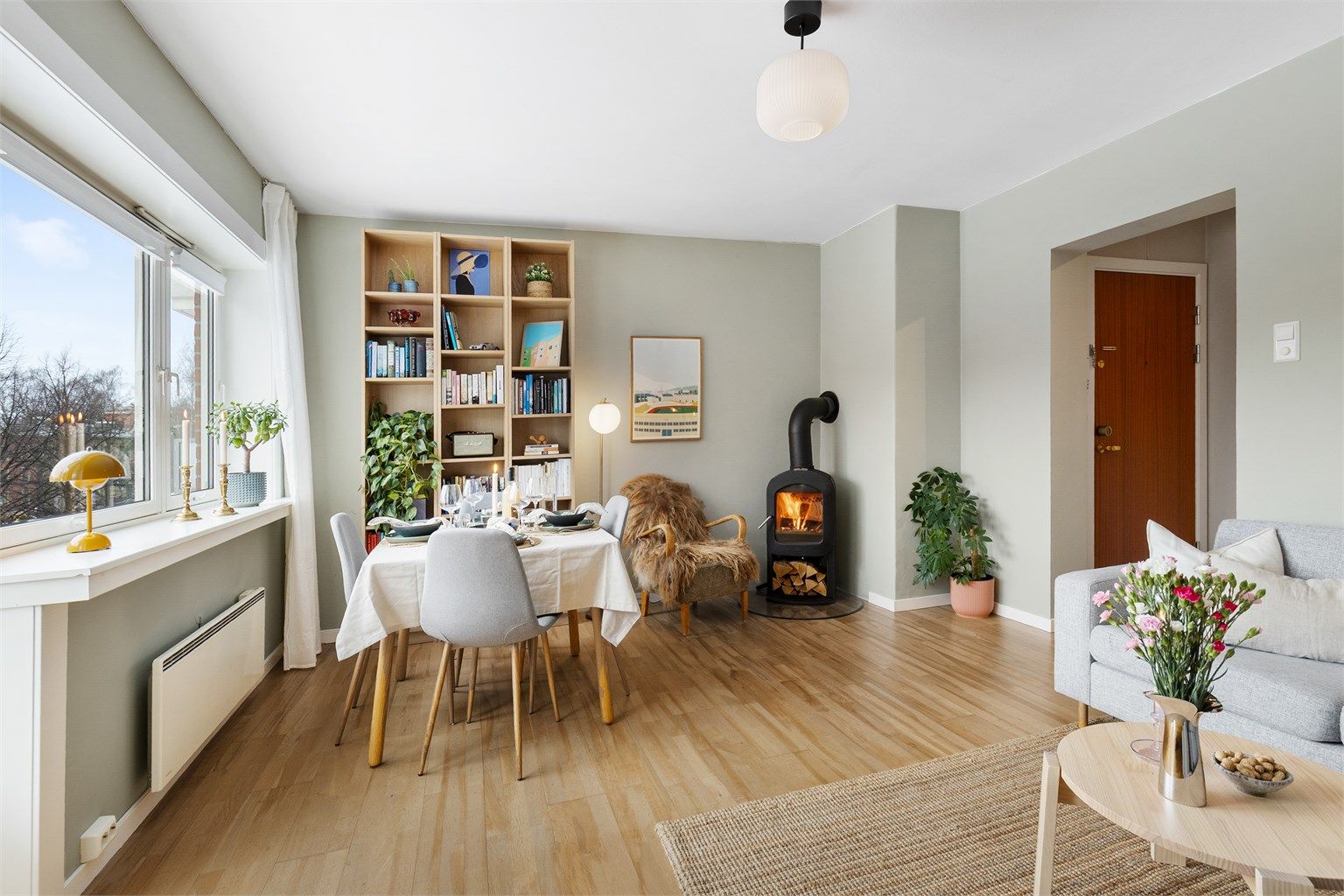 En lekker, sentral og moderne 3-roms med god planløsning, herlig balkong og tilbaketrukket beliggenhet.