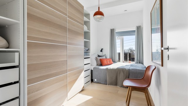 I 2.etasje er det tre soverom. Disse passer godt som gjesterom, barnerom eller kontor.