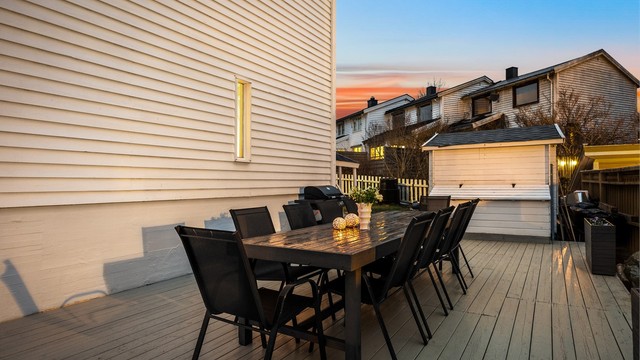 Her er det god plass til langbord for sosiale lag.