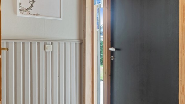 Hovedinngang i første etasje.