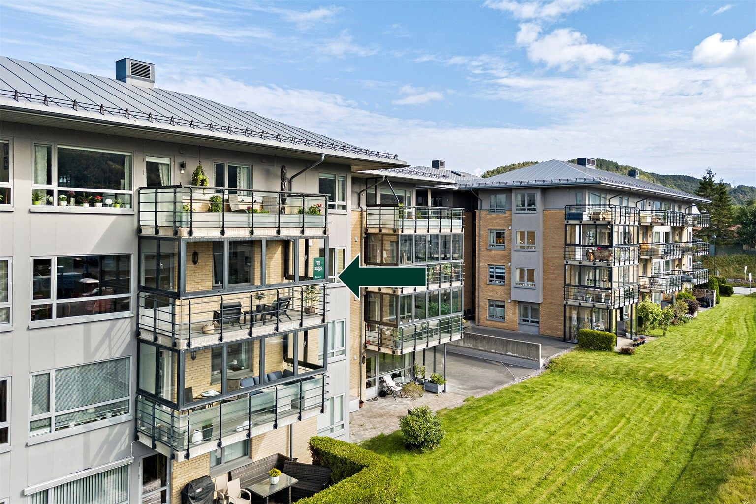 Godt holdt 3-roms eierleilighet i populære Øvrevollen 3 presenteres av Krogsveen v/eiendomsmegler Robert T. Iversen