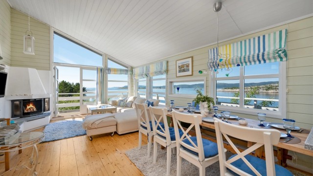 Her har man god plass til å samle familie og venner til hyggelige sammenkomster.