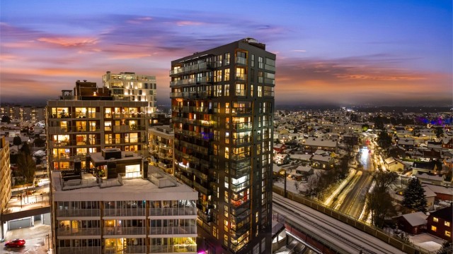 Lillestrøm stasjon er et knutepunkt kun få minutter unna, med tog til Oslo S på 11 minutter.¨