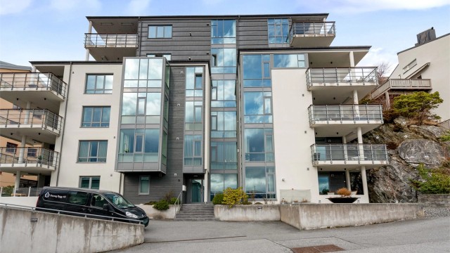Fasade av blokken mot syd