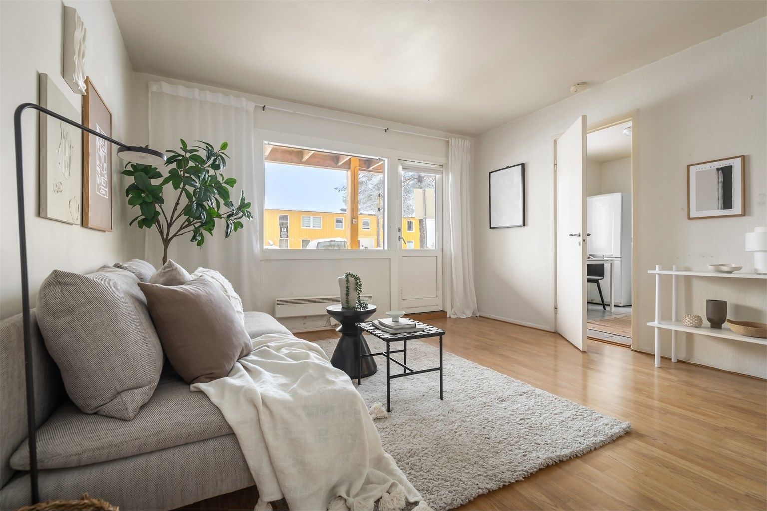 Leiligheten har moderniseringsbehov og er fullspekket av mulighet!