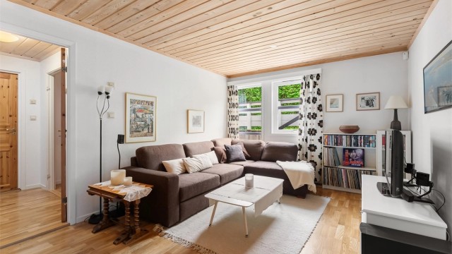Kjellerstuen er et allsidig rom, perfekt som en ekstra TV-stue eller lekerom for barna.