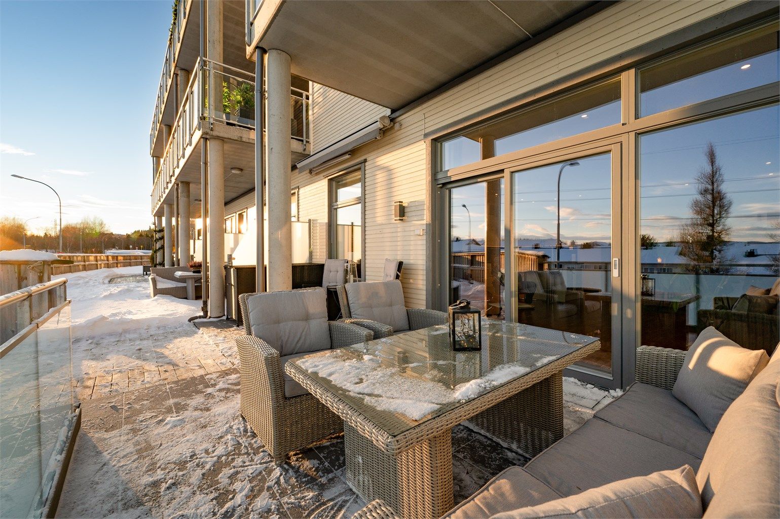 Terrassen vil på sommerstid oppleves som en fin forlengelse av stuen. 