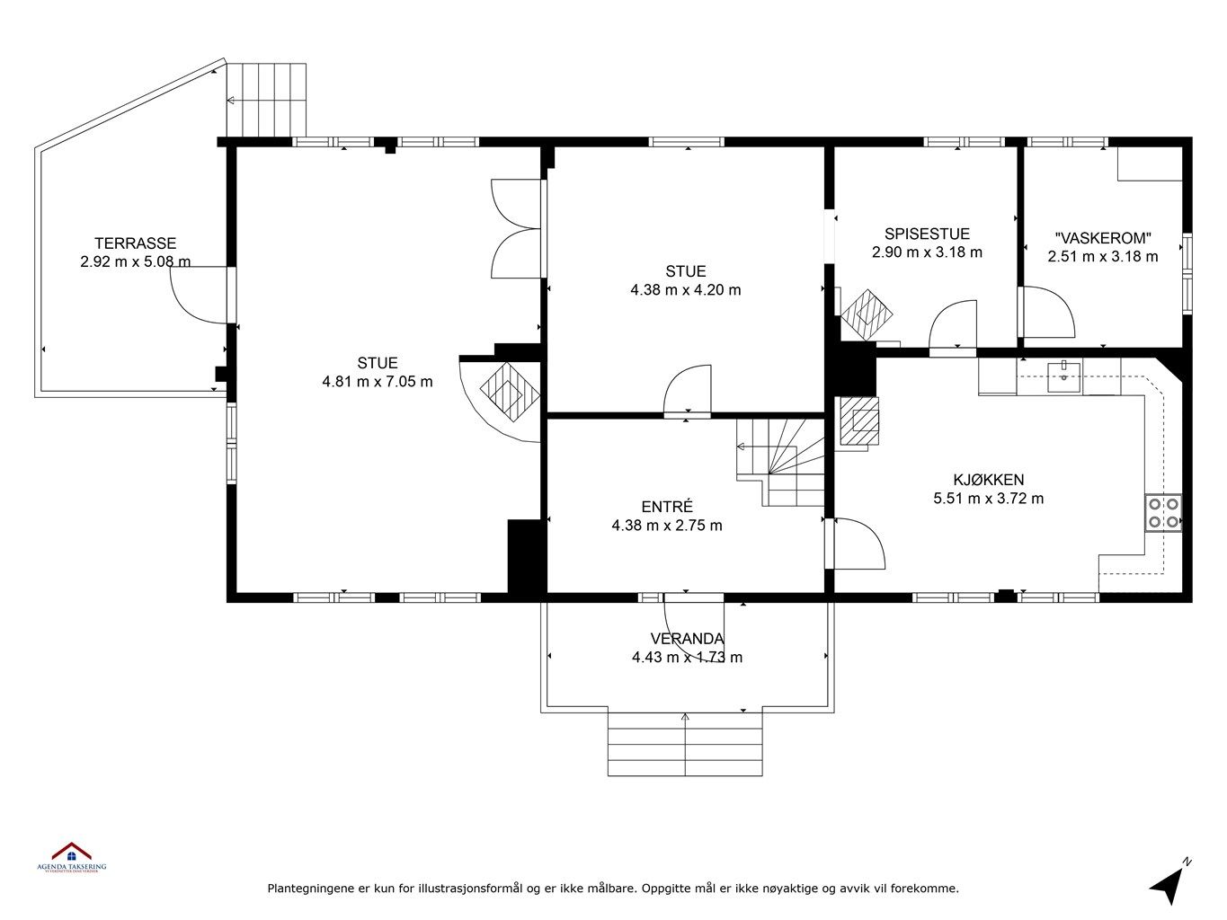Plantegning med innhvendige mål og himmelretning.