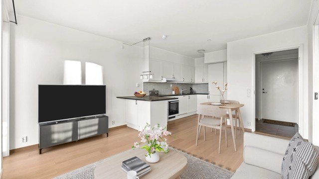 Velkommen til Vestvang 8. Leilighet med meget god planløsning, sentralt på Ask i Gjerdrum. Heis/garasje