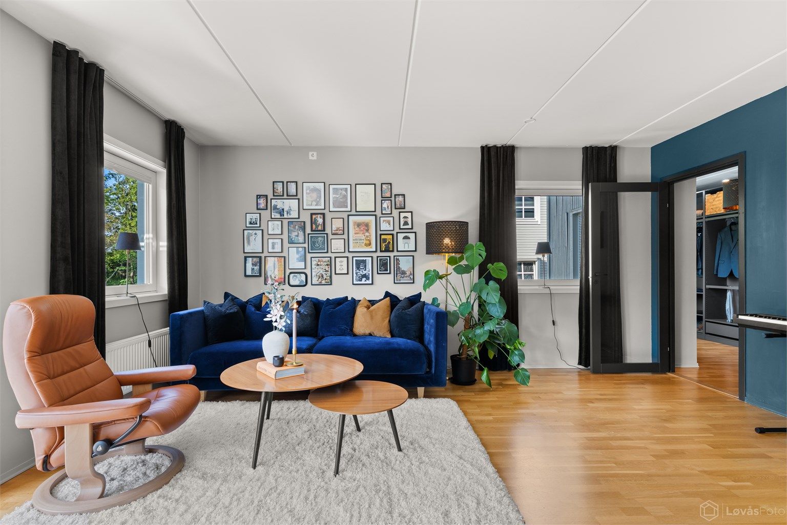 Som endeleilighet nyter boligen godt av ekstra lysinnslipp og privatliv.
