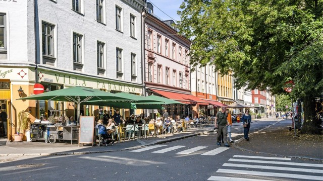 Grünerløkkas yrende folkeliv, kafeer og unike butikker er bare en kort spasertur unna.