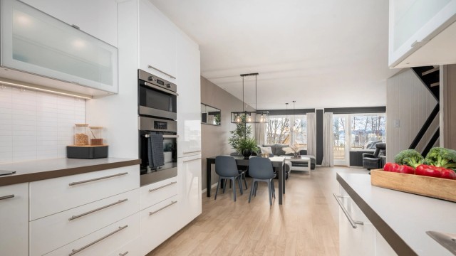 Krogsveen v/Cato Pedersen presenterer Asbjørn Øverås veg 20D, en romslig leilighet over 2 plan på Risvollan.