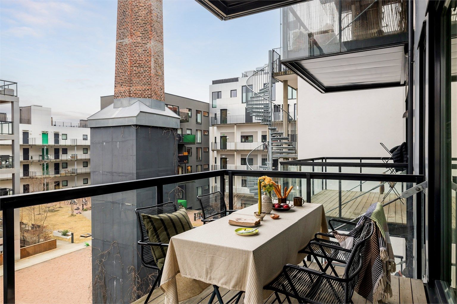 Velkommen til Marstrandgata 12! - En lys og fin leilighet med stor balkong og sentral beliggenhet.