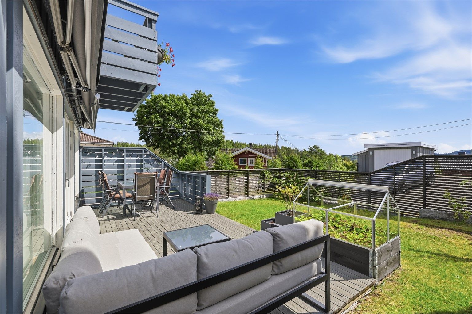 Terrasse og hage