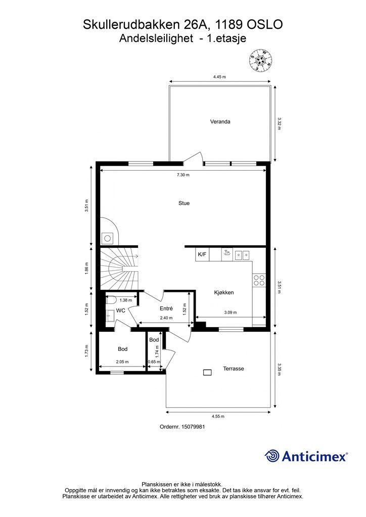 Første etasje rommer de sosiale sonene med entré, wc-rom, stue og kjøkken, samt en praktisk innvendig bod.