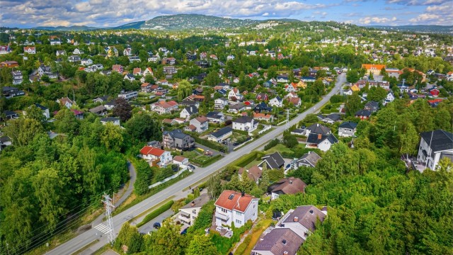 Jar er et attraktivt og barnevennlig område med flere skoler og barnehager.
