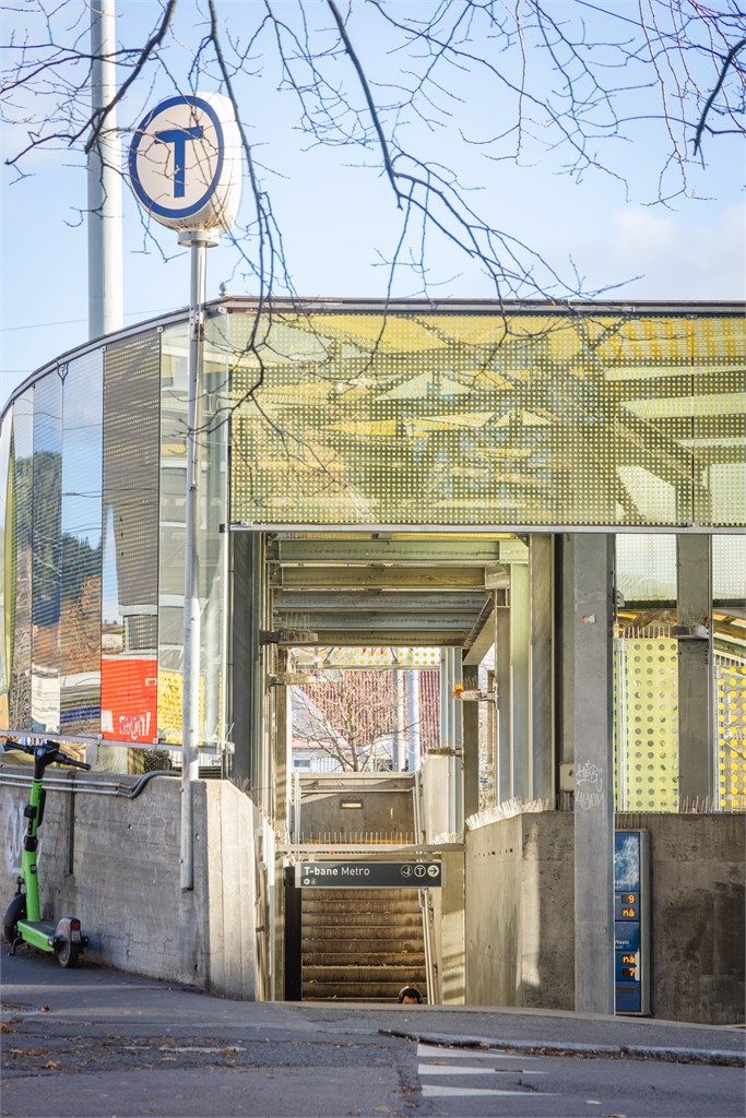 T-banestasjonen på Storo gir rask og effektiv forbindelse til resten av byen.