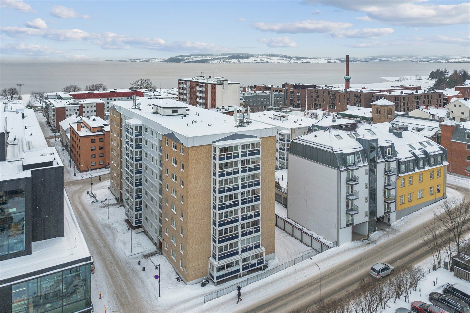 Velkommen til Morteruds gate 24! Pen og romslig 2-roms leilighet i 4. etasje med heis. (Foto: EFKT v/Pål Godager)