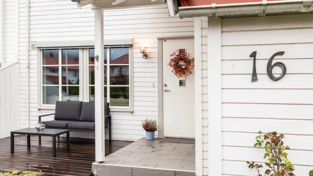 Vinduer og terrassedør ble skiftet i 2011.