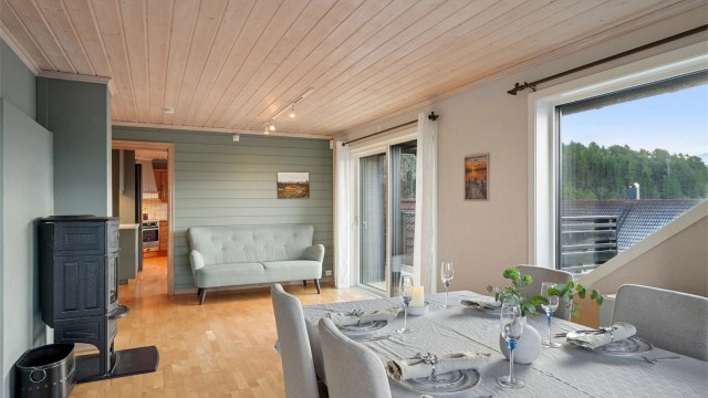 Fra stue mot kjøkken