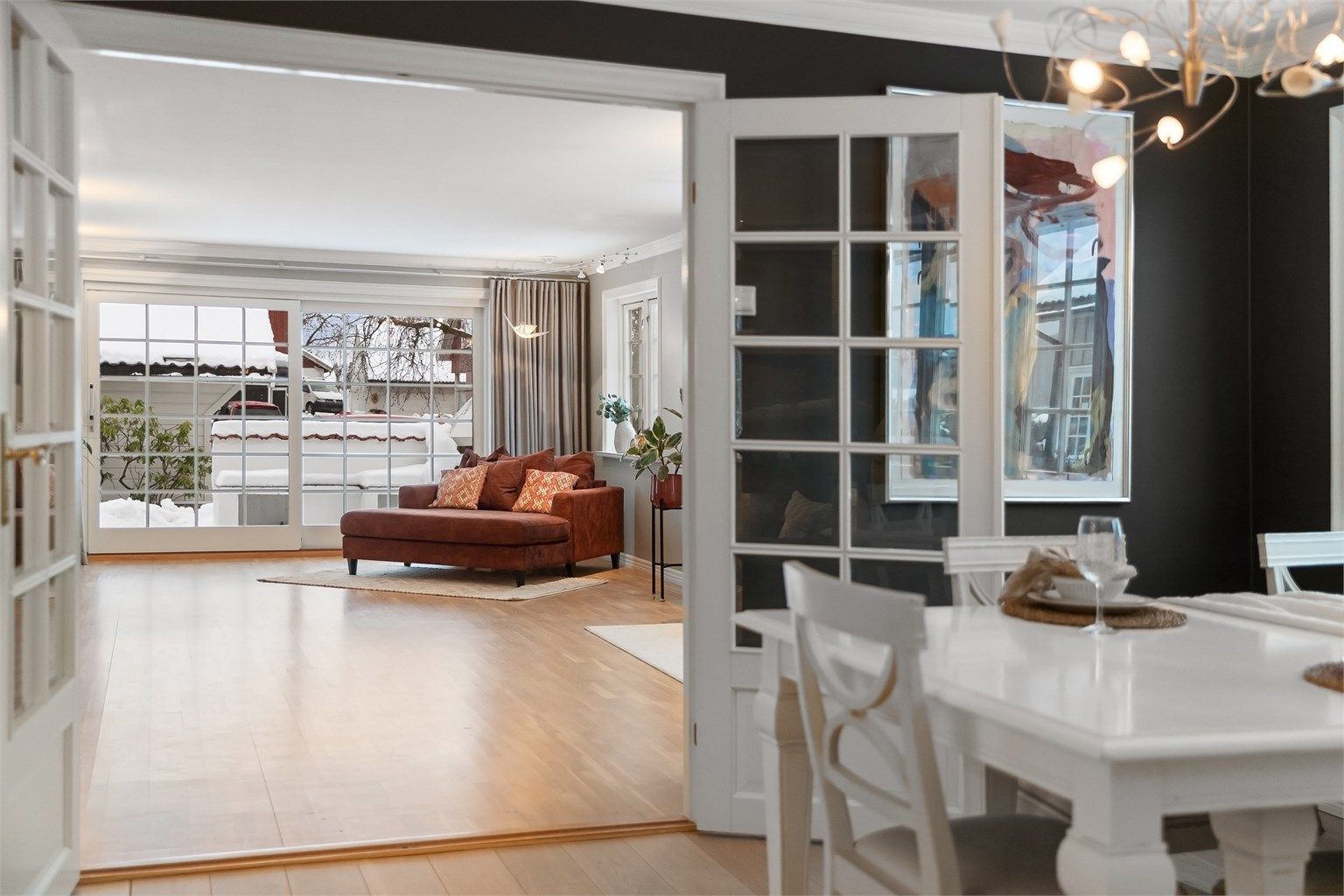 Boligen oppleves lys og luftig og har gode kvaliteter