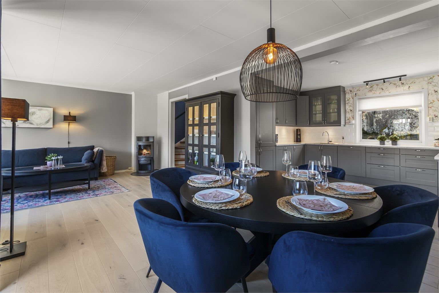 Delikat og smakfullt innredet rekkehus med god intern beliggenhet