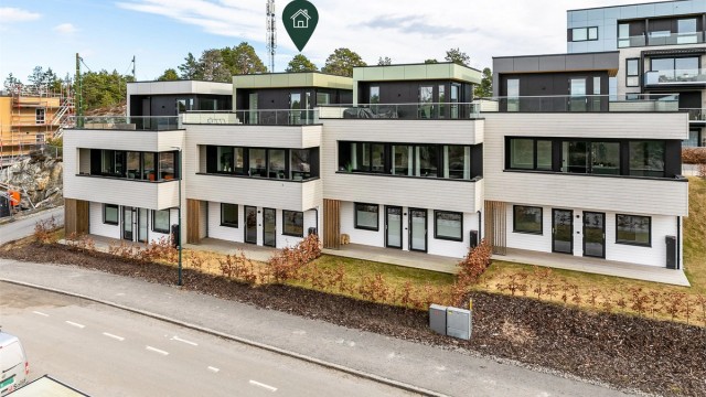 Velkommen til Batteriveien 49 - formidlet av Krogsveen.
Fotograf; Børge Oppegård.