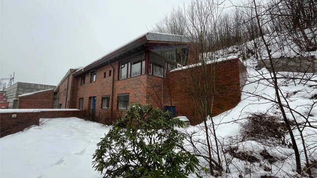 Velkommen til hyggelig og pent oppusset bolig i Hamang Terrasse med egen hage